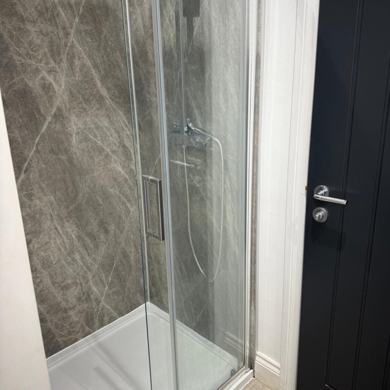 1500x1500 studio shower