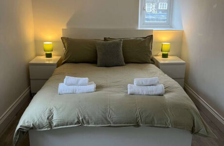 1 Bedroom Flat – Long Stays Only